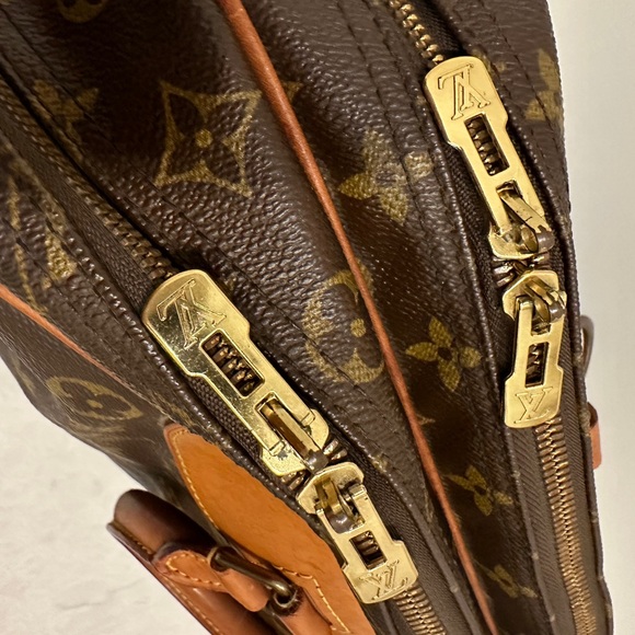 Louis Vuitton Alize 24H Monogram Bag - Picture 3 of 13